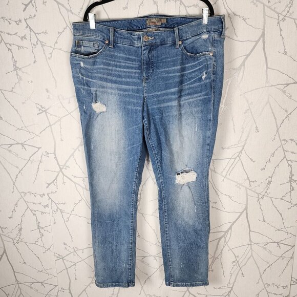 Torrid Light Wash Distressed Vintage Stretch Mid Rise Boyfriend Jeans - Picture 2 of 6